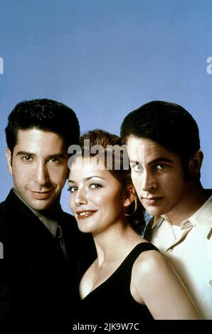 David Schwimmer, Mili Avital & Jason Lee Film: Kissing A Fool (1998) Charaktere: Max Abbitt,Samantha Andrews & Jay Murphy Regie: Doug Ellin 27 February 1998 **WARNUNG** Dieses Foto ist nur für den redaktionellen Gebrauch bestimmt und unterliegt dem Copyright von LARGO und/oder dem Fotografen, der von der Film- oder Produktionsfirma beauftragt wurde, und kann nur von Publikationen im Zusammenhang mit der Bewerbung des oben genannten Films reproduziert werden. Eine obligatorische Gutschrift an LARGO ist erforderlich. Der Fotograf sollte auch bei Bekanntwerden des Fotos gutgeschrieben werden. Ohne schriftliche Genehmigung der Film Company kann keine kommerzielle Nutzung gewährt werden. Stockfoto