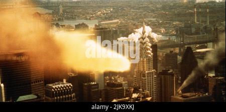 Meteor Heads for Chrysler Building Film Armageddon (USA/CAN 1998) Regie: Michael Bay 30 Juni 1998 **WARNUNG** dieses Foto ist nur für redaktionelle Zwecke bestimmt und unterliegt dem Urheberrecht von TOUCHSTONE und/oder dem Fotografen, der von der Film or Production Company beauftragt wurde und darf nur durch Veröffentlichungen in Verbindung mit der Werbung für den oben genannten Film reproduziert werden. Es ist eine obligatorische Gutschrift für TOUCHSTONE erforderlich. Der Fotograf sollte ebenfalls angerechnet werden, wenn er bekannt ist. Ohne schriftliche Genehmigung der Film Company kann keine kommerzielle Nutzung gewährt werden. Stockfoto
