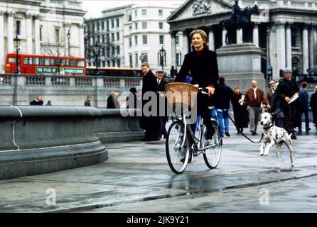 Joely Richardson Film: 101 Dalmatiner (1996) Charaktere: Anita Regie: Stephen Herek 18. November 1996 **WARNUNG** Dieses Foto ist nur für redaktionelle Zwecke bestimmt und unterliegt dem Copyright von WALT DISNEY und/oder dem von der Film- oder Produktionsfirma beauftragten Fotografen.Es kann nur von Publikationen im Zusammenhang mit der Bewerbung des oben genannten Films reproduziert werden. Eine obligatorische Gutschrift an WALT DISNEY ist erforderlich. Der Fotograf sollte auch bei Bekanntwerden des Fotos gutgeschrieben werden. Ohne schriftliche Genehmigung der Film Company kann keine kommerzielle Nutzung gewährt werden. Stockfoto