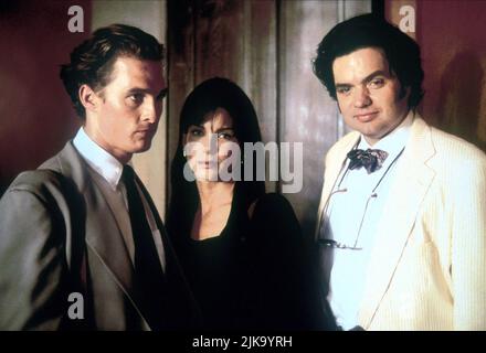 Matthew McConaughey, Sandra Bullock & Oliver Platt Film: A Time to Kill (USA 1996) Charaktere: Jake Tyler Brigance, Ellen Roark, Harry Rex Vonner Regie: Joel Schumacher 24 July 1996 **WARNUNG** Dieses Foto ist nur für redaktionelle Verwendung bestimmt und unterliegt dem Copyright von WARNER BROS. Und/oder des Fotografen, der von der Film- oder Produktionsfirma beauftragt wurde und nur durch Publikationen im Zusammenhang mit der Bewerbung des oben genannten Films reproduziert werden kann. Eine obligatorische Gutschrift an WARNER BROS. Ist erforderlich. Der Fotograf sollte auch bei Bekanntwerden des Fotos gutgeschrieben werden. Ohne schriftliche Genehmigung kann keine kommerzielle Nutzung gewährt werden Stockfoto