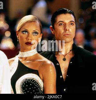 Vanessa Williams & Rick Valenzuela Film Dance With Me (1998) Charaktere: Ruby Sinclair, Julian Marshall Regie: Randa Haines 21. August 1998 **WARNUNG** dieses Foto ist nur für redaktionelle Zwecke bestimmt und unterliegt dem Copyright von COLUMBIA und/oder dem Fotografen, der von der Film or Production Company zugewiesen wurde, und kann nur durch Veröffentlichungen in Verbindung mit der Werbung für den oben genannten Film reproduziert werden. Eine obligatorische Gutschrift für COLUMBIA ist erforderlich. Der Fotograf sollte ebenfalls angerechnet werden, wenn er bekannt ist. Ohne schriftliche Genehmigung der Film Company kann keine kommerzielle Nutzung gewährt werden. Stockfoto