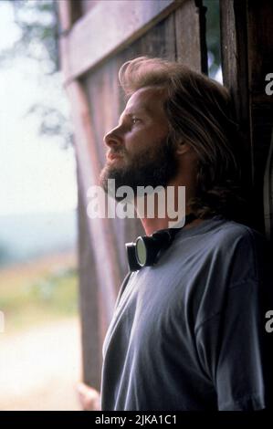 Jeff Daniels Film: Fly Away Home (1996) Charaktere: Thomas 'Tom' Alden Regie: Carroll Ballard 05. September 1996 **WARNUNG** Dieses Foto ist nur für redaktionelle Verwendung bestimmt und unterliegt dem Copyright von COLUMBIA und/oder dem von der Film- oder Produktionsfirma beauftragten Fotografen und kann nur von Publikationen im Zusammenhang mit der Bewerbung des oben genannten Films reproduziert werden. Eine obligatorische Gutschrift an COLUMBIA ist erforderlich. Der Fotograf sollte auch bei Bekanntwerden des Fotos gutgeschrieben werden. Ohne schriftliche Genehmigung der Film Company kann keine kommerzielle Nutzung gewährt werden. Stockfoto