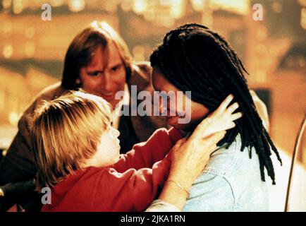 Whoopi Goldberg & Haley Joel Osment Film: Bogus (1996) Charaktere: Harriet Franklin & Albert Franklin Regie: Norman Jewison 06 September 1996 **WARNUNG** Dieses Foto ist nur für den redaktionellen Gebrauch bestimmt und unterliegt dem Copyright von WARNER BROS und/oder des Fotografen, der von der Film- oder Produktionsfirma beauftragt wurde, und kann nur von Publikationen im Zusammenhang mit der Bewerbung des oben genannten Films reproduziert werden. Eine obligatorische Gutschrift an WARNER BROS ist erforderlich. Der Fotograf sollte auch bei Bekanntwerden des Fotos gutgeschrieben werden. Ohne schriftliche Genehmigung der Film Company kann keine kommerzielle Nutzung gewährt werden. Stockfoto