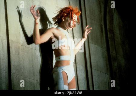 Milla Jovovovich Film: Das fünfte Element (Le cinquième élément) Charaktere: Leeloo Fr 1997, Regie: Luc Besson 07 May 1997 **WARNUNG** Dieses Foto ist nur für redaktionelle Zwecke bestimmt und unterliegt dem Copyright von GAUMONT und/oder des Fotografen, der von der Film- oder Produktionsfirma beauftragt wurde, und kann nur von Publikationen im Zusammenhang mit der Bewerbung des oben genannten Films reproduziert werden. Eine obligatorische Gutschrift an GAUMONT ist erforderlich. Der Fotograf sollte auch bei Bekanntwerden des Fotos gutgeschrieben werden. Ohne schriftliche Genehmigung der Film Company kann keine kommerzielle Nutzung gewährt werden. Stockfoto