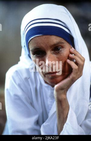 Geraldine Chaplin Film: Mother Teresa: In the Name of God'S Poor (USA/UK/DE 1997) Charaktere: Mother Theres Regie: Kevin Connor 05 October 1997 **WARNUNG** Dieses Foto ist nur für redaktionelle Zwecke bestimmt und unterliegt dem Copyright von MARKENZEICHEN und/oder dem Fotografen, der von der Film- oder Produktionsfirma beauftragt wurde, und kann nur von Publikationen im Zusammenhang mit der Bewerbung des oben genannten Films reproduziert werden. Eine obligatorische Gutschrift für DAS KENNZEICHEN ist erforderlich. Der Fotograf sollte auch bei Bekanntwerden des Fotos gutgeschrieben werden. Ohne schriftliche Genehmigung der Film Company kann keine kommerzielle Nutzung gewährt werden. Stockfoto