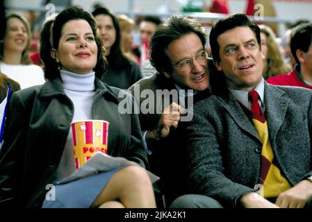 Marcia Gay Harden, Robin Williams & Christopher Mcdonald Film: Flubber (1997) Charaktere: Dr. Sara Jean Reynolds,Professor Philip Brainard & Wilson Croft Regie: Les Mayfield 16 November 1997 **WARNUNG** Dieses Foto ist nur für redaktionelle Zwecke bestimmt und unterliegt dem Copyright von WALT DISNEY und/oder dem von der Film- oder Produktionsfirma beauftragten Fotografen.Es kann nur von Publikationen im Zusammenhang mit der Bewerbung des oben genannten Films reproduziert werden. Eine obligatorische Gutschrift an WALT DISNEY ist erforderlich. Der Fotograf sollte auch bei Bekanntwerden des Fotos gutgeschrieben werden. Ohne schriftliche A kann keine kommerzielle Nutzung gewährt werden Stockfoto