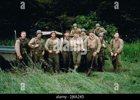 Barry Pepper, Tom Hanks, Tom Sizemore, Edward Burns, Dale Dye, Vin Diesel, Adam Goldberg, Giovanni Ribisi & Jeremy Davies Film: Saving Private Ryan (USA 1998) Charaktere: Pvt. Daniel Jackson, Capt. John H. Miller, Sgt. Mike Horvath, Pvt. Richard Reiben, Pvt. Adrian Caparzo, Pvt. Stanley Mellish, T-4 Medic Irwin Wade, CPL. Timothy P. Upham Regie: Steven Spielberg 21 July 1998 **WARNUNG** Dieses Foto ist nur für redaktionelle Verwendung bestimmt und unterliegt dem Copyright von DREAMWORKSPARAMOUNT-BILDERN und/oder dem von der Film- oder Produktionsfirma beauftragten Fotografen und kann nur durch Veröffentlichungen in CO reproduziert werden Stockfoto