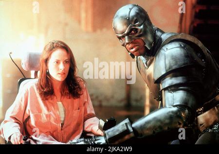 Annabeth Gish & Shaquille O'Neal Film: Steel (1998) Charaktere: Susan Sparks & John Henry Irons Regie: Kenneth Johnson 15. August 1997 **WARNUNG** Dieses Foto ist nur für redaktionelle Zwecke bestimmt und unterliegt dem Copyright von WARNER BROS und/oder des Fotografen, der von der Film- oder Produktionsfirma beauftragt wurde, und kann nur von Publikationen im Zusammenhang mit der Bewerbung des oben genannten Films reproduziert werden. Eine obligatorische Gutschrift an WARNER BROS ist erforderlich. Der Fotograf sollte auch bei Bekanntwerden des Fotos gutgeschrieben werden. Ohne schriftliche Genehmigung der Film Company kann keine kommerzielle Nutzung gewährt werden. Stockfoto