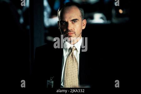 Billy Bob Thornton Film: Armageddon (USA 1998) Charaktere: Dan Truman, NASA Administrator Director: Michael Bay 30 June 1998 **WARNUNG** Dieses Foto ist nur für redaktionelle Zwecke bestimmt und unterliegt dem Copyright von TOUCHSTONE und/oder des Fotografen, der von der Film- oder Produktionsfirma beauftragt wurde und darf nur von Publikationen im Zusammenhang mit der Bewerbung des oben genannten Films reproduziert werden. Ein obligatorischer Credit to TOUCHSTONE ist erforderlich. Der Fotograf sollte auch bei Bekanntwerden des Fotos gutgeschrieben werden. Ohne schriftliche Genehmigung der Film Company kann keine kommerzielle Nutzung gewährt werden. Stockfoto