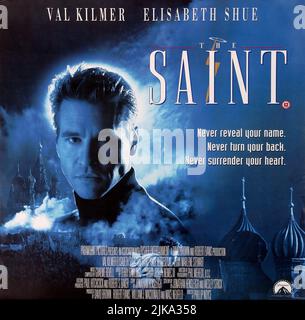 Val Kilmer Poster Film: The Saint (USA 1997) Regie: Phillip Noyce 03 April 1997 **WARNUNG** Dieses Foto ist nur für redaktionelle Zwecke bestimmt und unterliegt dem Copyright von PARAMOUNT und/oder des Fotografen, der von der Film- oder Produktionsfirma beauftragt wurde, und kann nur von Publikationen im Zusammenhang mit der Bewerbung des oben genannten Films reproduziert werden. Eine obligatorische Gutschrift an PARAMOUNT ist erforderlich. Der Fotograf sollte auch bei Bekanntwerden des Fotos gutgeschrieben werden. Ohne schriftliche Genehmigung der Film Company kann keine kommerzielle Nutzung gewährt werden. Stockfoto