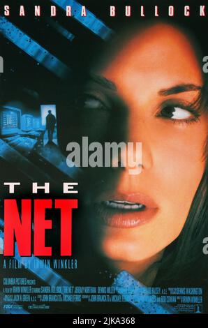 Sandra Bullock Film Poster Film: The Net (1996) Regie: Irwin Winkler 28 July 1995 **WARNUNG** Dieses Foto ist nur für redaktionelle Verwendung bestimmt und unterliegt dem Copyright von COLUMBIA und/oder dem von der Film- oder Produktionsfirma beauftragten Fotografen und kann nur durch Publikationen im Zusammenhang mit der Bewerbung des oben genannten Films reproduziert werden. Eine obligatorische Gutschrift an COLUMBIA ist erforderlich. Der Fotograf sollte auch bei Bekanntwerden des Fotos gutgeschrieben werden. Ohne schriftliche Genehmigung der Film Company kann keine kommerzielle Nutzung gewährt werden. Stockfoto