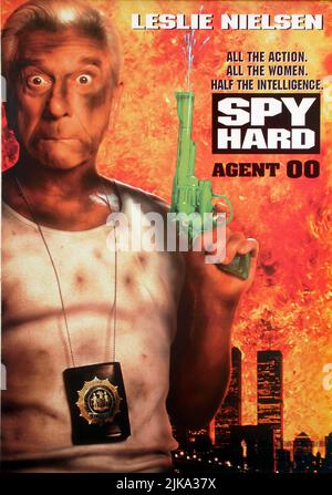 Leslie Nielsen Poster Film: Spy Hard (1997) Regie: Rick Friedberg 24 May 1996 **WARNUNG** Dieses Foto ist nur für den redaktionellen Gebrauch bestimmt und unterliegt dem Copyright von BUENA VISTA und/oder dem Fotografen, der von der Film- oder Produktionsfirma beauftragt wurde und darf nur von Publikationen im Zusammenhang mit der Bewerbung des oben genannten Films reproduziert werden. Eine obligatorische Gutschrift an BUENA VISTA ist erforderlich. Der Fotograf sollte auch bei Bekanntwerden des Fotos gutgeschrieben werden. Ohne schriftliche Genehmigung der Film Company kann keine kommerzielle Nutzung gewährt werden. Stockfoto