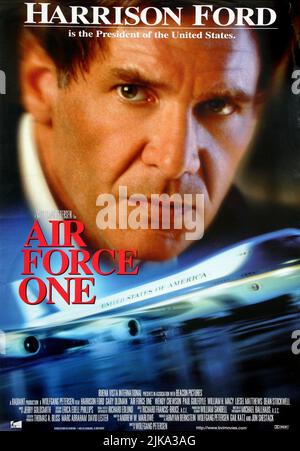 Harrison Ford Film Poster Film: Air Force One (USA/DE 1997) Regie: Wolfgang Petersen 21 July 1997 **WARNUNG** Dieses Foto ist nur für redaktionelle Verwendung bestimmt und unterliegt dem Copyright von COLUMBIA PICTURES und/oder des Fotografen, der von der Film- oder Produktionsfirma beauftragt wurde und darf nur von Publikationen im Zusammenhang mit der Bewerbung des oben genannten Films reproduziert werden. Eine obligatorische Gutschrift für COLUMBIA PICTURES ist erforderlich. Der Fotograf sollte auch bei Bekanntwerden des Fotos gutgeschrieben werden. Ohne schriftliche Genehmigung der Film Company kann keine kommerzielle Nutzung gewährt werden. Stockfoto