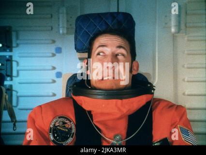 Harland Williams Film: Rocket man; Rocketman (1996) Charaktere: Fred z. Randall Regie: Stuart Gillard 10 October 1997 **WARNUNG** Dieses Foto ist nur für redaktionelle Zwecke bestimmt und unterliegt dem Copyright von DISNEY und/oder dem von der Film- oder Produktionsfirma beauftragten Fotografen.Es kann nur von Publikationen im Zusammenhang mit der Bewerbung des oben genannten Films reproduziert werden. Eine obligatorische Gutschrift an DISNEY ist erforderlich. Der Fotograf sollte auch bei Bekanntwerden des Fotos gutgeschrieben werden. Ohne schriftliche Genehmigung der Film Company kann keine kommerzielle Nutzung gewährt werden. Stockfoto