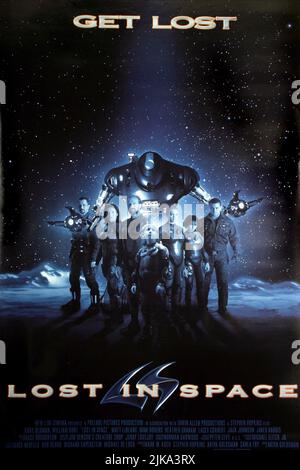 Gary Oldman, Mimi Rogers, William Hurt, Jack Johnson, Heather Graham, Lacey Chabert & Matt Leblanc Film Poster Film: Lost in Space (USA 1998) Regie: Stephen Hopkins 03. April 1998 **WARNUNG** Dieses Foto ist nur für redaktionelle Verwendung bestimmt und unterliegt dem Copyright des NEW LINE CINEMA und/oder des Fotografen, der von der Film- oder Produktionsfirma beauftragt wurde und darf nur von Publikationen im Zusammenhang mit der Bewerbung des oben genannten Films reproduziert werden. Eine obligatorische Gutschrift für DAS NEUE LINE CINEMA ist erforderlich. Der Fotograf sollte auch bei Bekanntwerden des Fotos gutgeschrieben werden. Ohne schriftliche Genehmigung kann keine kommerzielle Nutzung gewährt werden Stockfoto