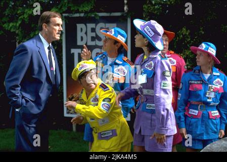 John Cleese, Ronnie Corbett, Michael Palin & Carey Lowell Film: Fierce Creatures (USA/UK 1997) Charaktere: Rollo Lee,Reggie Sea Lions,Adrian 'Bugsy' Malone & Cub Felines Regie: Fred Schepisi & Robert Young 23 January 1997 **WARNUNG** Dieses Foto ist nur für den redaktionellen Gebrauch bestimmt und unterliegt dem Copyright von UNIVERSAL-BILDERN und/oder dem Fotografen, der von der Film- oder Produktionsfirma beauftragt wurde und darf nur durch Publikationen im Zusammenhang mit der Bewerbung des oben genannten Films reproduziert werden. Eine obligatorische Gutschrift für UNIVERSELLE BILDER ist erforderlich. Der Fotograf sollte auch bei Bekanntwerden des Fotos gutgeschrieben werden. Kein CO Stockfoto