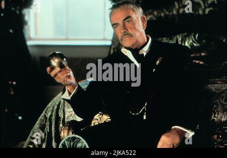 Sean Connery Film The Avengers (USA 1998) Charaktere: Sir August de Wynter Regie: Jeremiah S. Chechik 13. August 1998 **WARNUNG** dieses Foto ist nur für redaktionelle Zwecke bestimmt und urheberrechtlich geschützt von WARNER BROS. Und/oder dem von der Film- oder Produktionsgesellschaft beauftragten Fotografen und dürfen nur durch Veröffentlichungen in Verbindung mit der Werbung für den oben genannten Film reproduziert werden. Eine obligatorische Gutschrift an WARNER BROS. Ist erforderlich. Der Fotograf sollte ebenfalls angerechnet werden, wenn er bekannt ist. Ohne schriftliche Genehmigung der Film Company kann keine kommerzielle Nutzung gewährt werden. Stockfoto