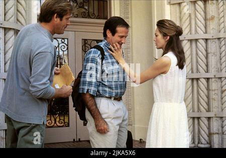 Brian Kerwin, Robin Williams & Jennifer Lopez Film: Jack (USA 1996) Charaktere: Brian Powell,Jack Charles Powell & Miss Marquez Regie: Francis Ford Coppola 09. August 1996 **WARNUNG** Dieses Foto ist nur für redaktionelle Zwecke bestimmt und unterliegt dem Copyright von BUENA VISTA und/oder des Fotografen, der von der Film- oder Produktionsfirma beauftragt wurde, und kann nur durch Publikationen im Zusammenhang mit der Bewerbung des oben genannten Films reproduziert werden. Eine obligatorische Gutschrift an BUENA VISTA ist erforderlich. Der Fotograf sollte auch bei Bekanntwerden des Fotos gutgeschrieben werden. Eine kommerzielle Nutzung kann ohne schriftliche Genehmigung des FI nicht gewährt werden Stockfoto