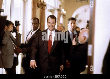 Dan Aykroyd Film: My Fellow Americans (USA 1996) Charaktere: Präsident William Hane Regie: Peter Segal 20. Dezember 1996 **WARNUNG** Dieses Foto ist nur für redaktionelle Zwecke bestimmt und unterliegt dem Copyright von WARNER BROS. Und/oder des Fotografen, der von der Film- oder Produktionsfirma beauftragt wurde und nur durch Publikationen im Zusammenhang mit der Bewerbung des oben genannten Films reproduziert werden kann. Eine obligatorische Gutschrift an WARNER BROS. Ist erforderlich. Der Fotograf sollte auch bei Bekanntwerden des Fotos gutgeschrieben werden. Ohne schriftliche Genehmigung der Film Company kann keine kommerzielle Nutzung gewährt werden. Stockfoto