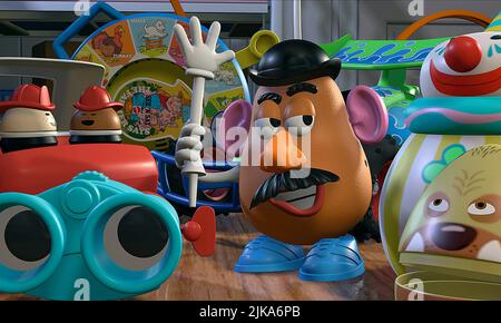 Mr. Potato Head Film: Toy Story (USA 1995) Regie: John Lasseter 19. November 1995 **WARNUNG** Dieses Foto ist nur für redaktionelle Zwecke bestimmt und unterliegt dem Copyright von PIXARDISNEY und/oder des Fotografen, der von der Film- oder Produktionsfirma beauftragt wurde, und kann nur von Publikationen im Zusammenhang mit der Bewerbung des oben genannten Films reproduziert werden. Eine obligatorische Gutschrift an PIXARDISNEY ist erforderlich. Der Fotograf sollte auch bei Bekanntwerden des Fotos gutgeschrieben werden. Ohne schriftliche Genehmigung der Film Company kann keine kommerzielle Nutzung gewährt werden. Stockfoto