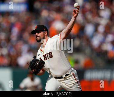 San Francisco, Usa. 31.. Juli 2022. San Francisco Giants startet Pitcher Carlos Rodon (16) wirft gegen die Chicago Cubs im vierten Inning im Oracle Park in San Francisco, am Sonntag, 31. Juli 2022. (Foto: Nhat V. Meyer/Bay Area News Group/TNS/Sipa USA) Quelle: SIPA USA/Alamy Live News Stockfoto