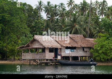 Aufenthalt im Hambere Village, View-Rano Lodge auf Kolombangara Island, Salomonen Stockfoto