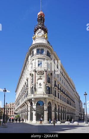 Das Metropolgebäude aka Edificio Metrópolis in Madrid Spanien. Stockfoto