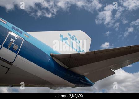 Lelystad, Niederlande. Juli 2022. Nahaufnahme des Heckabschnitts eines Flugzeugs. Hochwertige Fotos Stockfoto