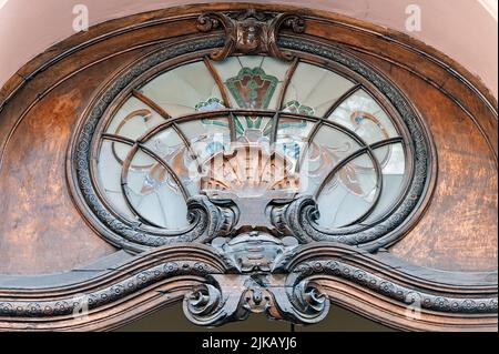 Die Wissenschaftler Haus Fassade Dekoration in Lviv, Ukraine auf der Oberseite Stockfoto