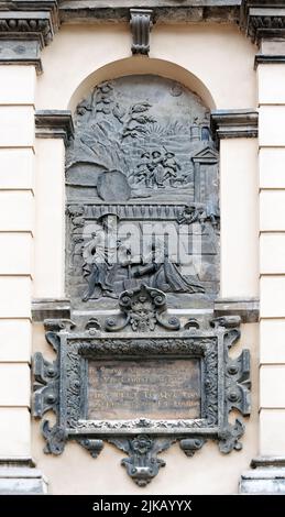 Kapelle Kampians, Kathedrale Basilika der Himmelfahrt (die lateinische Kathedrale) in Lviv, Ukraine. In der Schrift steht: „Christus, den du versteckt und stehst, sie weint. Der Stockfoto