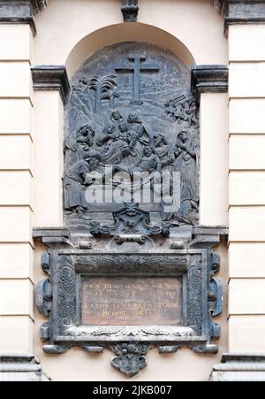 Kapelle Kampians, Kathedrale Basilika der Himmelfahrt (die lateinische Kathedrale) in Lviv, Ukraine. Das Drehbuch sagt: „Schön, in den Felsen zu legen, der in diesem Grab liegt Stockfoto