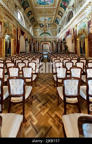 Spiegelsaal des Nationalen Akademischen Opern- und Balletttheaters Lviv in der Ukraine Stockfoto