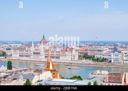 Donauufer mit parlamentsgebäude, Budapest, Ungarn Stockfoto