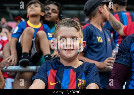 Harrison, New Jersey, USA. 30.. Juli 2022. Fans jeden Alters besuchen ein Freundschaftsspiel zwischen dem FC Barcelona und den New Yrok Red Bulls in der Red Bull Arena. Barcelona gewann 2 - 0 (Bildquelle: © Lev Radin/Pacific Press via ZUMA Press Wire) Stockfoto