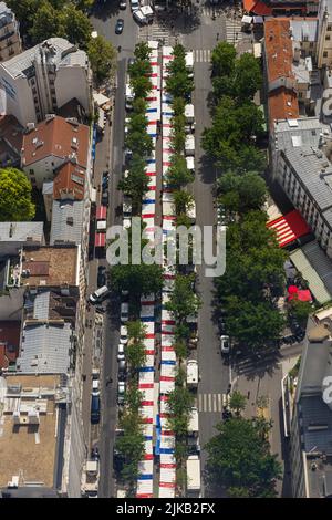 In einem Luftbild, ein traditioneller Lebensmittelmarkt in Paris, Frankreich Stockfoto