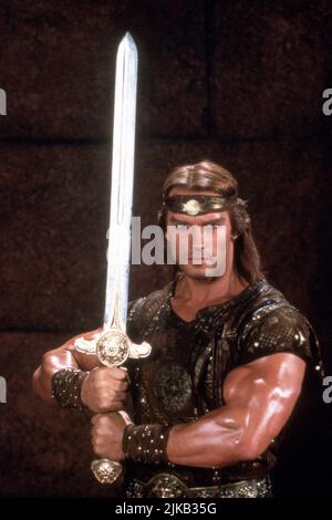 ARNOLD SCHWARZENEGGER in ROT SONJA (1985), Regie: RICHARD FLEISCHER. Kredit: M. G.M./VEREINIGTE KÜNSTLER / Album Stockfoto