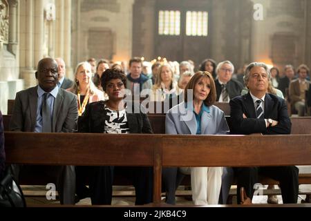 CHRISTIAN CLAVIER UND CHANTAL LAUBY IN SERIE (2022) -ORIGINALTITEL: QU'EST-CE QU'ON A TOUS FAIT AU BON DIEU?-, REGIE PHILIPPE DE CHAUVERON. Kredit: Orange Studio / UGC / Album Stockfoto