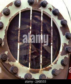 VENTANA DEL CAMION CISTERNA CON TRUCHAS PARA REPOBLAR EL LAGO SAN MAURICIO. LAGE: PARQUE NACIONAL DE AIGÜES TORTES. Espot. Lerida. SPANIEN. Stockfoto