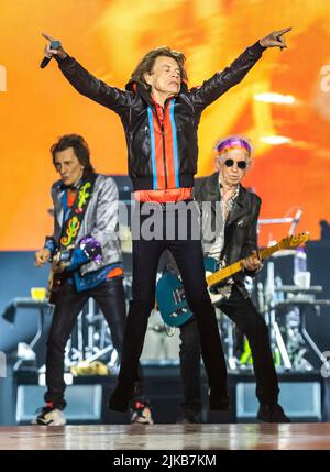 Stockholm, Schweden. 31.. Juli 2022. Ronnie Wood, Mick Jagger und Keith Richards von den Rolling Stones treten am 31. Juli 2022 in Stockholm, Schweden, in einem Konzert in der Friends Arena auf. Foto von Robert Eklund/Stella Pictures/ABACAPRESS.COM Quelle: Abaca Press/Alamy Live News Stockfoto