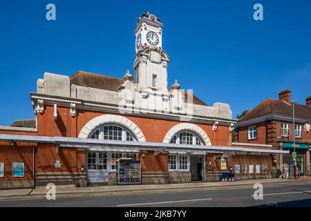 Bahnhof Tunbridge Wells an der Mount Pleasant Road, Tunbridge Wells, Kent, England, Vereinigtes Königreich, Europa Stockfoto