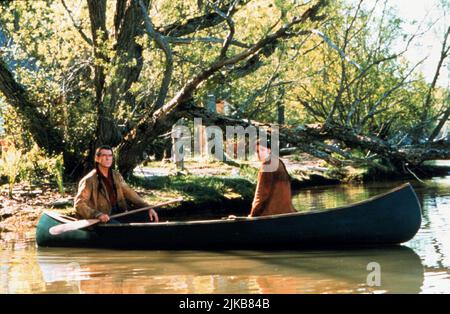 Pierce Brosnan, Annie Galipeau Film: Grey Owl (1999) Charaktere: Archie Grey Owl,Pony Regie: Richard Attenborough 10. September 1999 **WARNUNG** Dieses Foto ist nur für redaktionelle Verwendung bestimmt und unterliegt dem Copyright von ALLIED FILMMAKERS und/oder des Fotografen, der von der Film oder Production Company beauftragt wurde und kann nur durch Publikationen im Zusammenhang mit der Bewerbung des oben genannten Films reproduziert werden. Eine obligatorische Gutschrift für ALLIIERTE FILMEMACHER ist erforderlich. Der Fotograf sollte auch bei Bekanntwerden des Fotos gutgeschrieben werden. Ohne schriftliche Genehmigung der Film Company kann keine kommerzielle Nutzung gewährt werden. Stockfoto