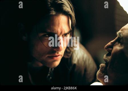 Tom Cruise & Jason Robards Film: Magnolia (1999) Charaktere: Frank T.J. Mackey & Earl Partridge Director: Paul Thomas Anderson 08. Dezember 1999 **WARNUNG** Dieses Foto ist nur für redaktionelle Zwecke bestimmt und unterliegt dem Copyright der NEUEN LINIE und/oder des Fotografen, der von der Film- oder Produktionsfirma beauftragt wurde, und kann nur von Publikationen im Zusammenhang mit der Bewerbung des oben genannten Films reproduziert werden. Eine obligatorische Gutschrift für NEUE POSITION ist erforderlich. Der Fotograf sollte auch bei Bekanntwerden des Fotos gutgeschrieben werden. Ohne schriftliche Genehmigung der Film Company kann keine kommerzielle Nutzung gewährt werden. Stockfoto