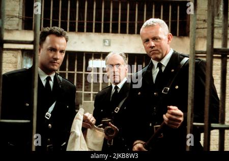 Tom Hanks, Jeffrey Demunn & David Morse Film: The Green Mile (USA 1999) Charaktere: Paul Edgecomb,Harry Terwilliger & Brutus 'brutal' Howell / Literaturverfilmung (nach dem Buch von Stephen King) Regie: Frank Darabont 06. Dezember 1999 **WARNUNG** Dieses Foto ist nur für redaktionelle Zwecke bestimmt und unterliegt dem Copyright von WARNER BROS. Und/oder des Fotografen, der von der Film- oder Produktionsfirma beauftragt wurde und nur durch Publikationen im Zusammenhang mit der Bewerbung des oben genannten Films reproduziert werden kann. Eine obligatorische Gutschrift an WARNER BROS. Ist erforderlich. Der Fotograf sollte auch bei Bekanntwerden des Fotos gutgeschrieben werden. N Stockfoto