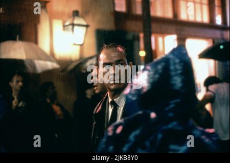 Tommy Lee Jones Film: Double Jeopardy (USA/CAN/DE 1999) Charaktere: Travis Regie: Bruce Beresford 21. September 1999 **WARNUNG** Dieses Foto ist nur für redaktionelle Zwecke bestimmt und unterliegt dem Copyright von PARAMOUNT PICTURES und/oder des Fotografen, der von der Film- oder Produktionsfirma beauftragt wurde und darf nur von Publikationen im Zusammenhang mit der Bewerbung des oben genannten Films reproduziert werden. Eine obligatorische Gutschrift für PARAMOUNT-BILDER ist erforderlich. Der Fotograf sollte auch bei Bekanntwerden des Fotos gutgeschrieben werden. Ohne schriftliche Genehmigung der Film Company kann keine kommerzielle Nutzung gewährt werden. Stockfoto