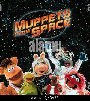 Fozzie,Kermit,Miss Piggy,Rizzo Film: Muppets from Space (USA 1999) Charaktere: ,,Miss Piggy, Regie: Tim Hill 14 July 1999 **WARNUNG** Dieses Foto ist nur für redaktionelle Verwendung bestimmt und unterliegt dem Copyright der FIRMA JIM HENSON und/oder des Fotografen, der von der Film- oder Produktionsfirma beauftragt wurde und kann nur durch Publikationen im Zusammenhang mit der Bewerbung des oben genannten Films reproduziert werden. Eine obligatorische Gutschrift an DIE FIRMA JIM HENSON ist erforderlich. Der Fotograf sollte auch bei Bekanntwerden des Fotos gutgeschrieben werden. Ohne schriftliche Genehmigung der Film Company kann keine kommerzielle Nutzung gewährt werden. Stockfoto