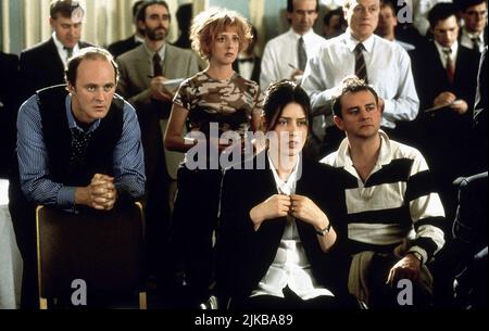 Tim Mcinnerny,Emma Chambers, Gina McKee & Hugh Bonneville Film: Notting Hill (UK/USA 1999) Charaktere: Max,Honey,Bella,Bernie Regie: Roger Michell 13 May 1999 **WARNUNG** Dieses Foto ist nur für redaktionelle Zwecke bestimmt und unterliegt dem Copyright von POLYGRAM FILMUNTERHALTUNG und/oder des Fotografen, der von der Film- oder Produktionsfirma beauftragt wurde und kann nur durch Publikationen im Zusammenhang mit der Bewerbung des oben genannten Films reproduziert werden. Eine obligatorische Gutschrift für DIE VON POLYGRAM GEFILMTE UNTERHALTUNG ist erforderlich. Der Fotograf sollte auch bei Bekanntwerden des Fotos gutgeschrieben werden. Ohne Schreibzugriff kann keine kommerzielle Nutzung gewährt werden Stockfoto