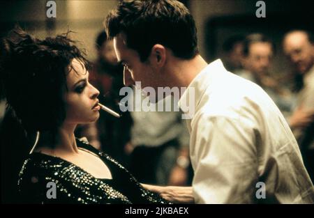 Helena Bonham Carter & Edward Norton Film Fight Club (USA/DE 1999) Charaktere: Marla Singer, der Sprecher Regisseur: David Fincher 10. September 1999 **WARNUNG** dieses Foto ist nur für redaktionelle Zwecke bestimmt und unterliegt dem Copyright von 20TH CENTURY FOX und/oder dem Fotografen, der von der Film or Production Company zugewiesen wurde. Es kann nur durch Veröffentlichungen in Verbindung mit der Werbung für den oben genannten Film reproduziert werden. Eine obligatorische Gutschrift für 20TH CENTURY FOX ist erforderlich. Der Fotograf sollte ebenfalls angerechnet werden, wenn er bekannt ist. Ohne schriftliche Genehmigung der Film Company kann keine kommerzielle Nutzung gewährt werden. Stockfoto