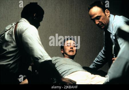 Edward Norton Film Fight Club (USA/DE 1999) Charaktere: Der Erzähler Regisseur: David Fincher 10. September 1999 **WARNUNG** dieses Foto ist nur für redaktionelle Zwecke bestimmt und unterliegt dem Urheberrecht von 20TH CENTURY FOX und/oder dem Fotografen, der von der Film or Production Company beauftragt wurde. Eine obligatorische Gutschrift für 20TH CENTURY FOX ist erforderlich. Der Fotograf sollte ebenfalls angerechnet werden, wenn er bekannt ist. Ohne schriftliche Genehmigung der Film Company kann keine kommerzielle Nutzung gewährt werden. Stockfoto