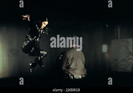 Carrie-Anne Moss Film The Matrix (USA/aus 1999) Charaktere: Trinity Regie: Die Wachowski Brothers 31 März 1999 **WARNUNG** dieses Foto ist nur für redaktionelle Zwecke bestimmt und ist urheberrechtlich geschützt von WARNER BROS. Und/oder dem von der Film- oder Produktionsgesellschaft beauftragten Fotografen und dürfen nur durch Veröffentlichungen in Verbindung mit der Werbung für den oben genannten Film reproduziert werden. Eine obligatorische Gutschrift an WARNER BROS. Ist erforderlich. Der Fotograf sollte ebenfalls angerechnet werden, wenn er bekannt ist. Ohne schriftliche Genehmigung der Film Company kann keine kommerzielle Nutzung gewährt werden. Stockfoto