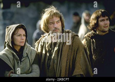 Jacqueline Bisset & Powers Boothe Television: Joan of Arc (TV-Miniserie) Charaktere: Jacques D'Arc & Isabelle D'Arc Can 1999, Regie: Christian Duguay 15 May 1999 **WARNUNG** Dieses Foto ist nur für redaktionelle Zwecke bestimmt und unterliegt dem Copyright von CBS und/oder des Fotografen, der von der Film- oder Produktionsfirma beauftragt wurde und darf nur von Publikationen im Zusammenhang mit der Bewerbung des oben genannten Films reproduziert werden. Eine obligatorische Gutschrift an CBS ist erforderlich. Der Fotograf sollte auch bei Bekanntwerden des Fotos gutgeschrieben werden. Ohne schriftliche Genehmigung der Film Company kann keine kommerzielle Nutzung gewährt werden. Stockfoto